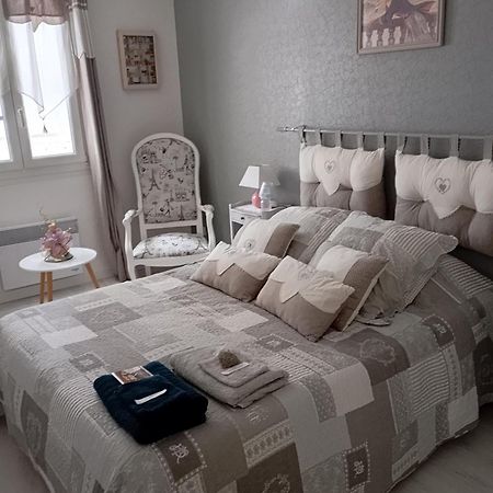 La Maison Rose 2 Chambres Avec Lit Pour 2 Personnes Et 2 Salles De Bains Невер Экстерьер фото